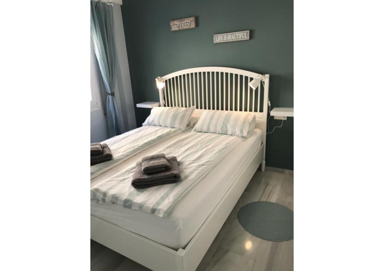 Sunny Apartment On Burriana Beach Nerja Ngoại thất bức ảnh